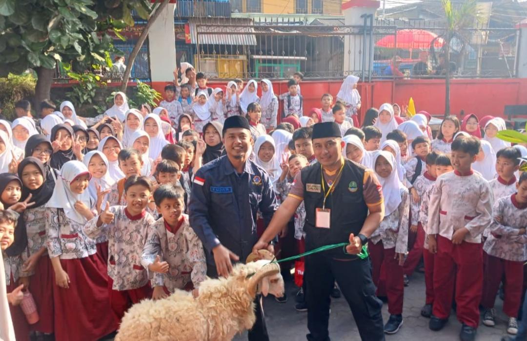 DT Peduli Bandung Bersama SDN 018 Sukagalih Gelar Edukasi Qurban untuk Siswa