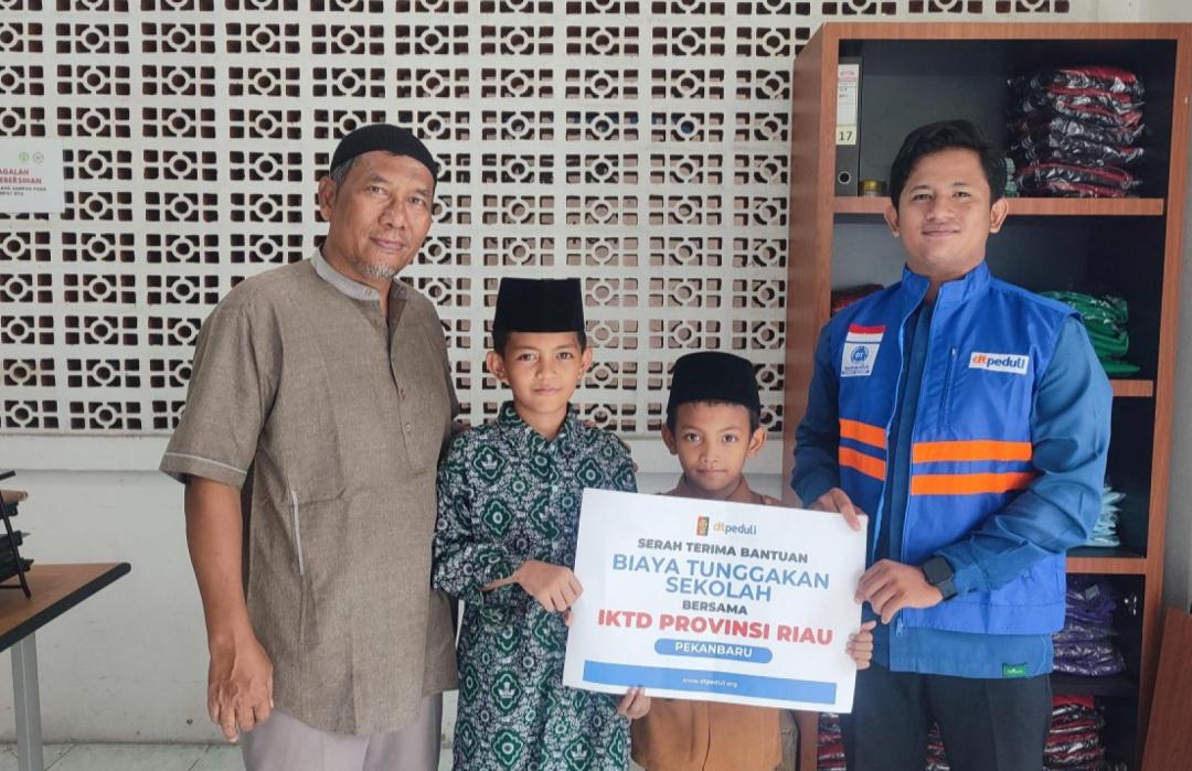 IKTD Provinsi Riau Bersama DT Peduli Riau Bantu Ringankan Tunggakan Pendidikan Siswa di Pekanbaru dan Kampar