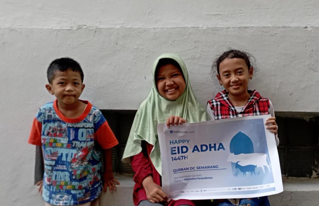 DT Peduli Jateng Bersama PT. Paragon DC Semarang Hadirkan Kebahagiaan dengan Salurkan Qurban di Masjid Baitul Makmur 