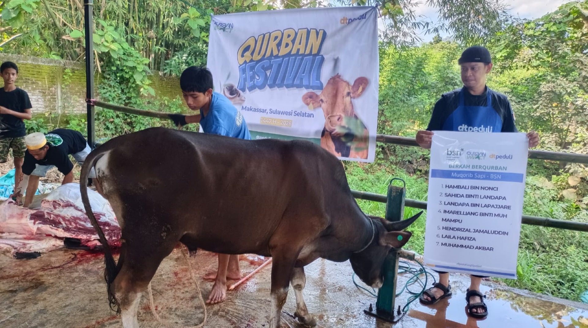 Sinergi Kebaikan, Bank Syariah Nasional KC Makassar Salurkan Qurban Melalui DT Peduli Sulsel 