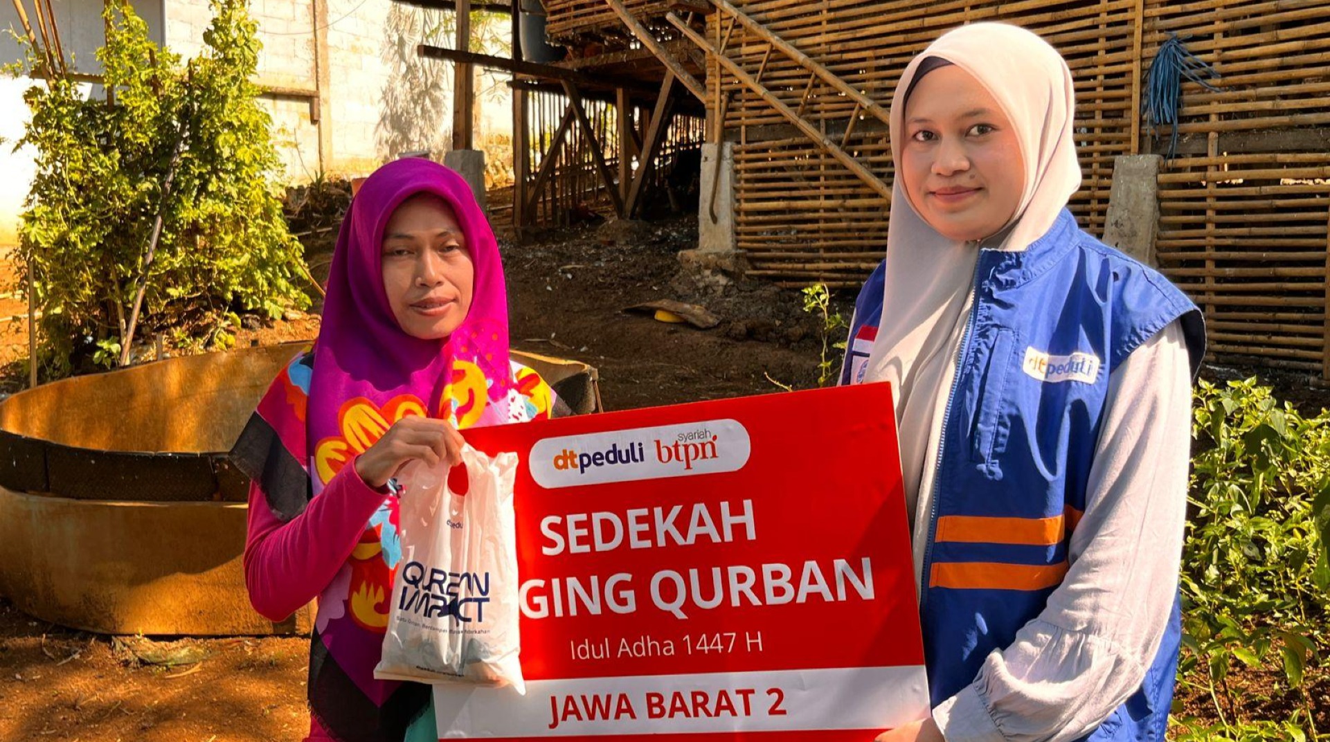 BTPN Syariah Bersama DT Peduli Cianjur Salurkan Qurban di Desa Cintaasih, Warga Menyambut Gembira