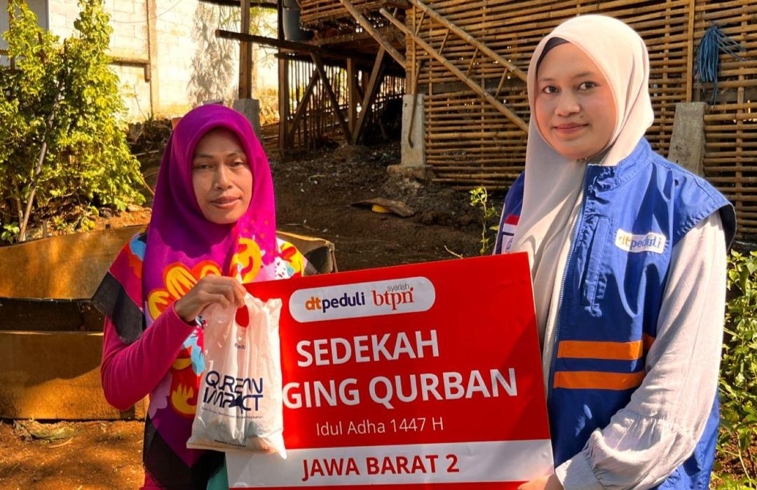 BTPN Syariah Bersama DT Peduli Cianjur Salurkan Qurban di Desa Cintaasih, Warga Menyambut Gembira