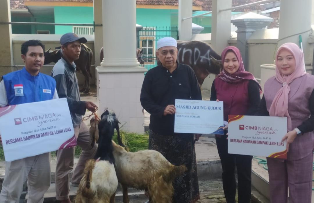 CIMB Niaga Syariah Salurkan Qurban Kambing Melalui DT Peduli Jateng, Warga Kudus Bahagia 