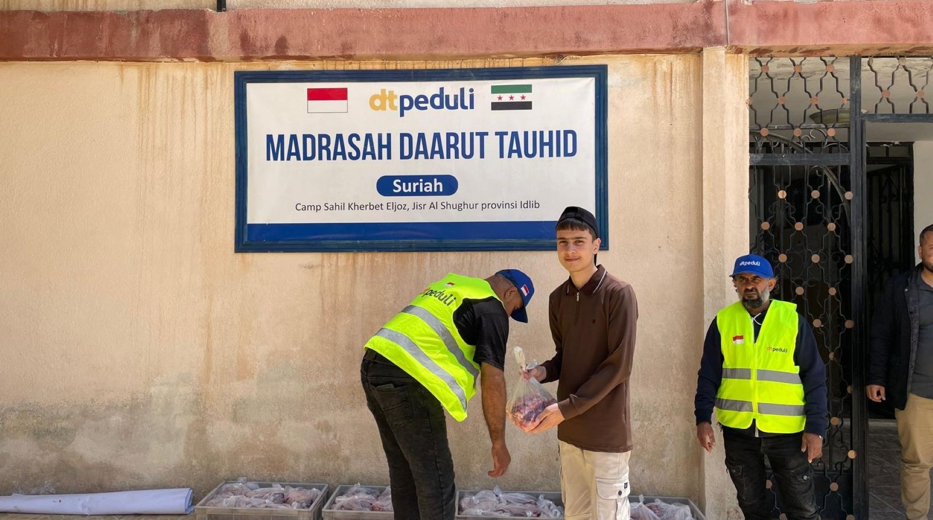 Berkah Qurban Hadirkan Senyum Hangat para Pengungsi di Tanah Suriah
