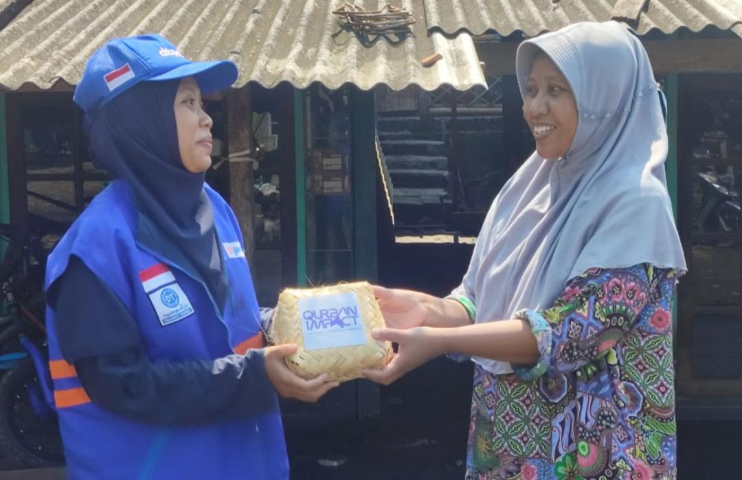 DT Peduli Jateng Salurkan Qurban di Tengah Banjir Rob, Warga Lengkong, Demak, Bahagia 