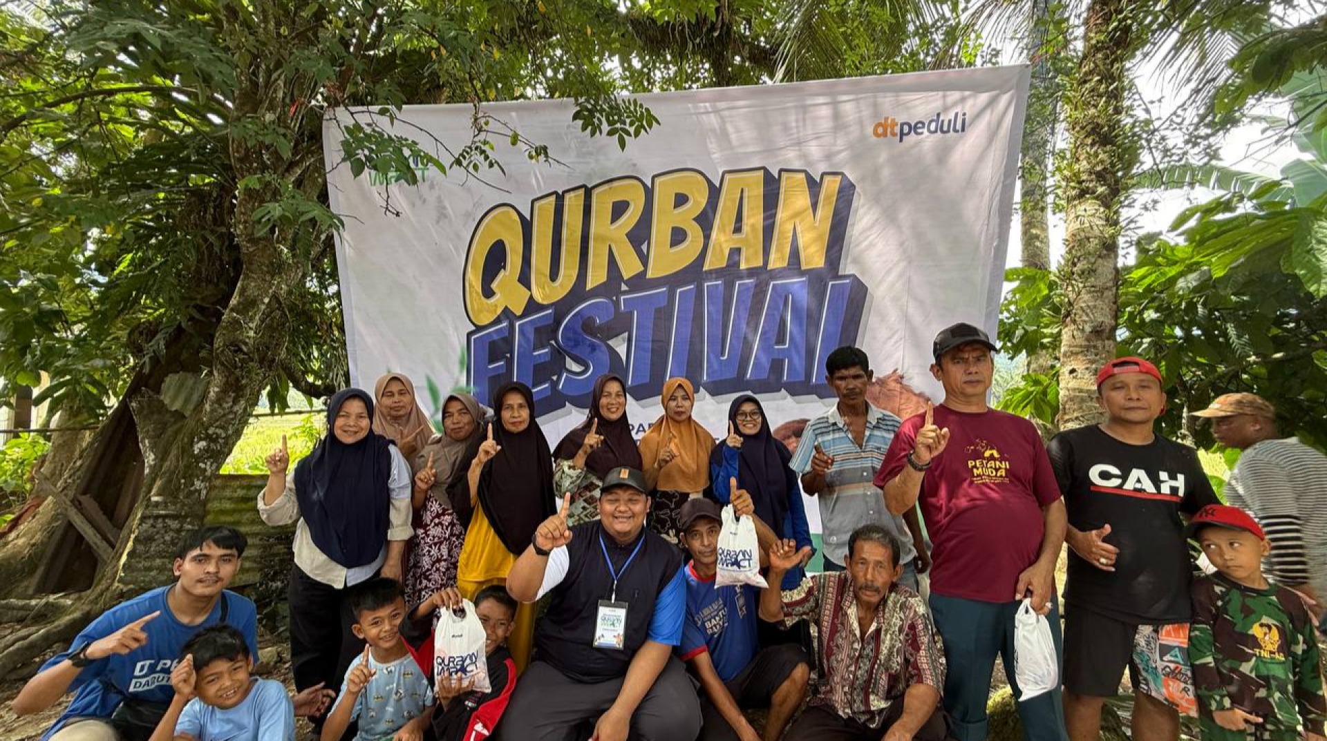 Saat Harapan Warga Bungus Barat Hampir Padam, DT Peduli Sumbar dan DP3AP2KB Sumbar Hadir Salurkan Qurban 