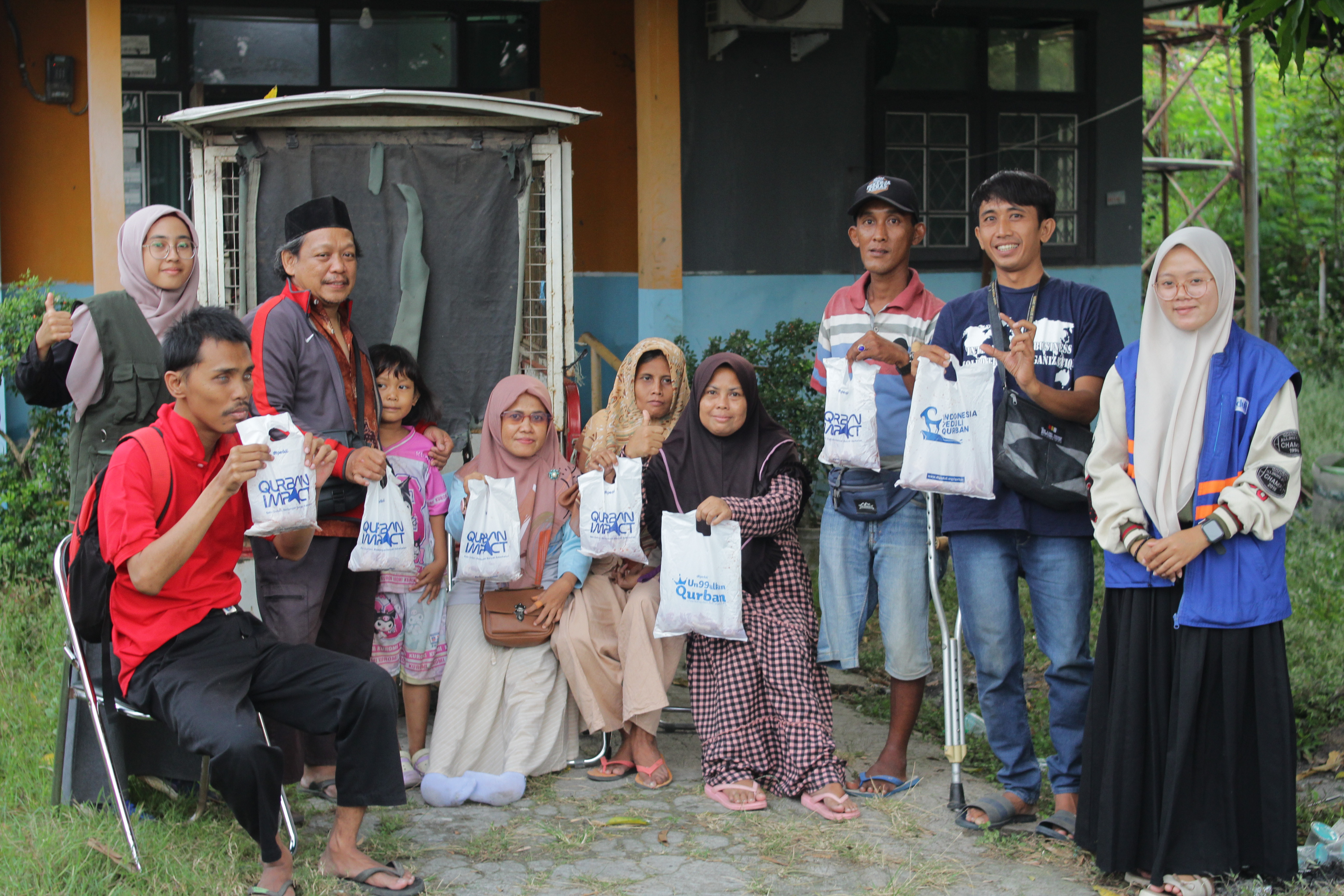 DT Peduli Cirebon Salurkan Daging Qurban untuk Penyandang Disabilitas di Sekretariat PPDI Kota Cirebon