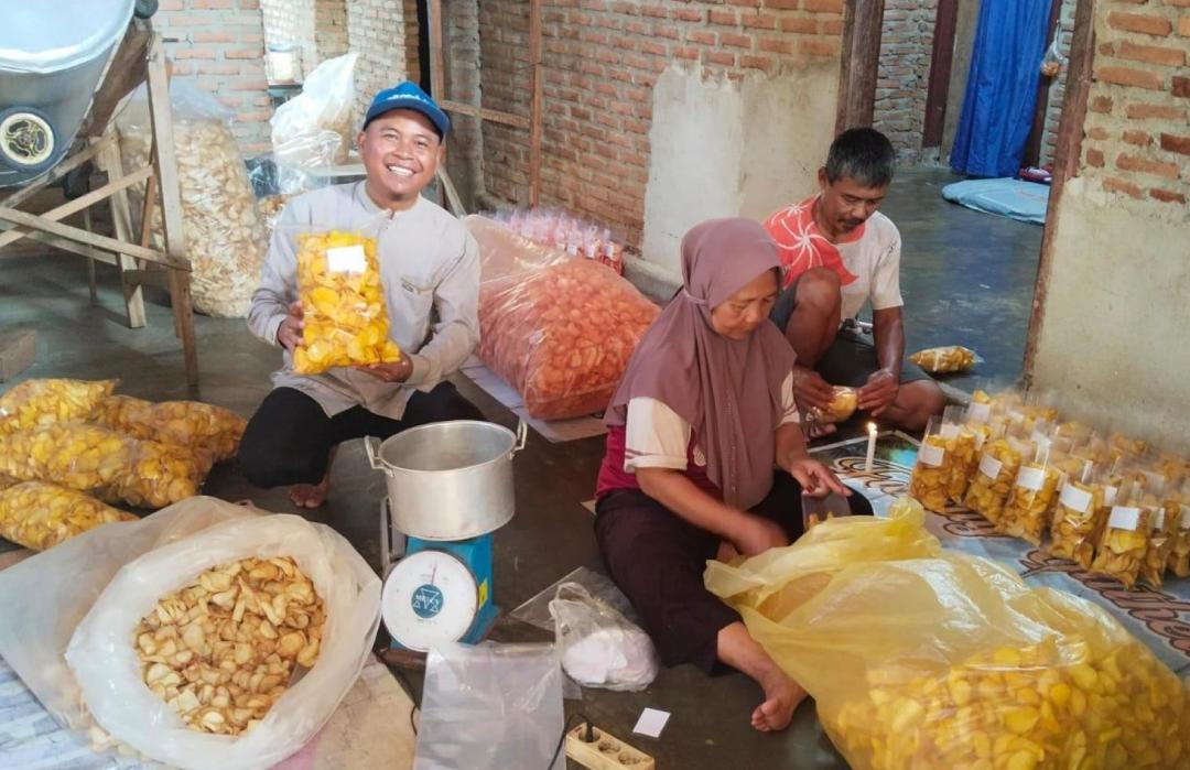 Dorong UMKM Lokal Naik Kelas, DT Peduli Metro Asesmen Usaha Keripik Singkong Lek Tum 
