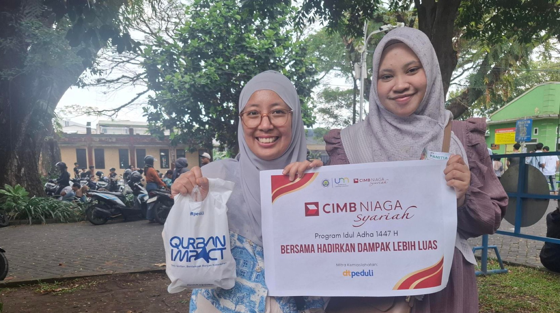 Semangat Berbagi, CIMB Niaga Syariah Sinergi dengan DT Peduli Malang Salurkan Qurban di Universitas Negeri Malang