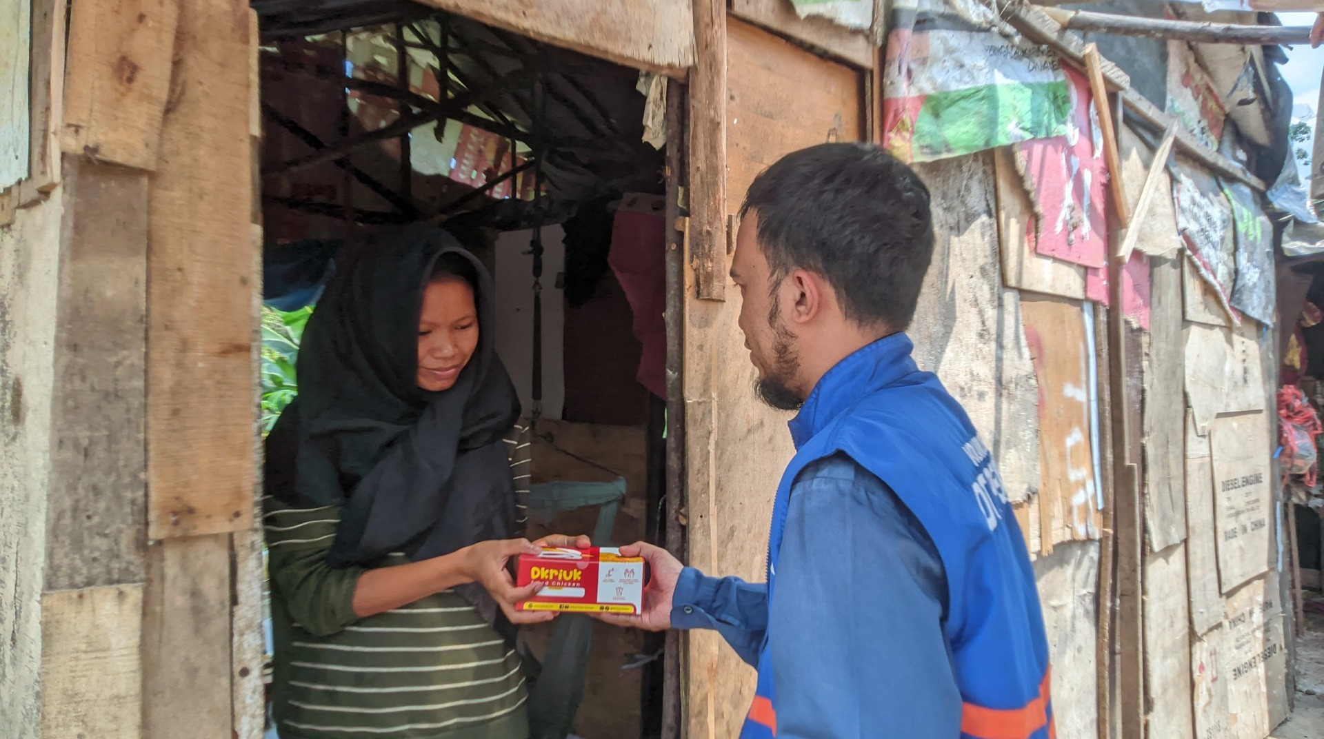 DT Peduli Lubuklinggau Salurkan Paket Fidyah untuk Pemukim di Sekitar TPA Binjai