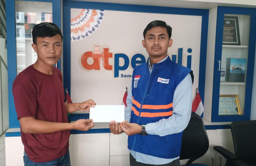 DT Peduli Bekasi Salurkan Bantuan Program Peduli Kebutuhan Mustahik dengan Lunasi Biaya Kontrakan Agung
