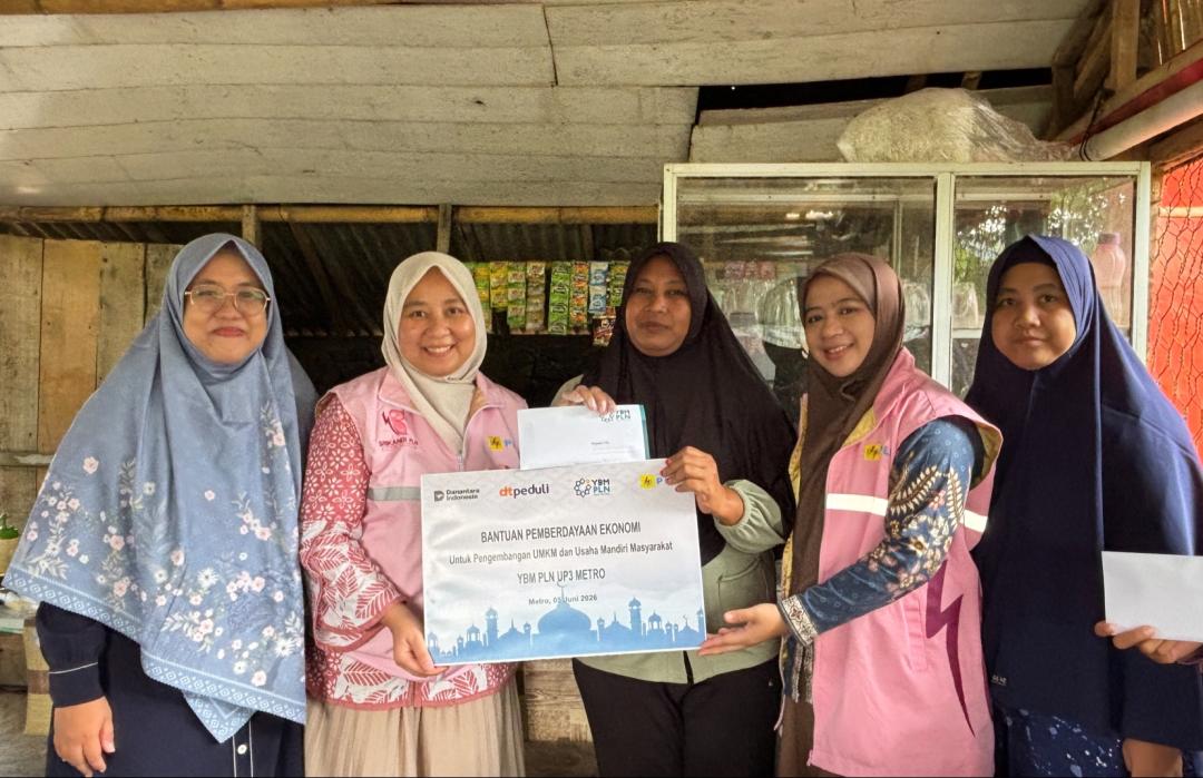 Dukung UMKM Berkembang, DT Peduli Metro Bersama YBM PLN Gulirkan Program Pemberdayaan Ekonomi