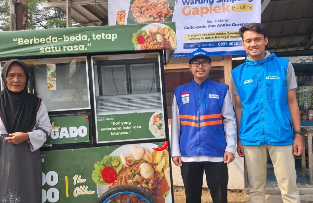 Bangkit dari Kesedihan, Ollha Terharu Dapat Bantuan Modal Usaha Warung Gado-Gado dari DT Peduli Tangerang Selatan 