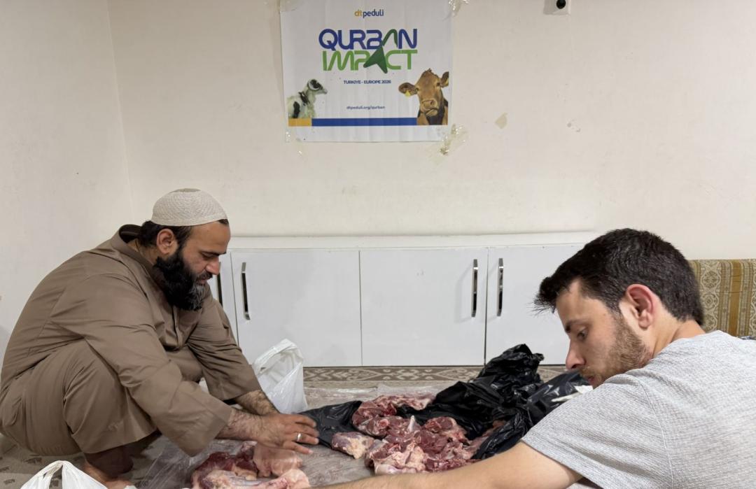 DT Peduli Salurkan Daging Qurban untuk Keluarga Prasejahtera di Turki