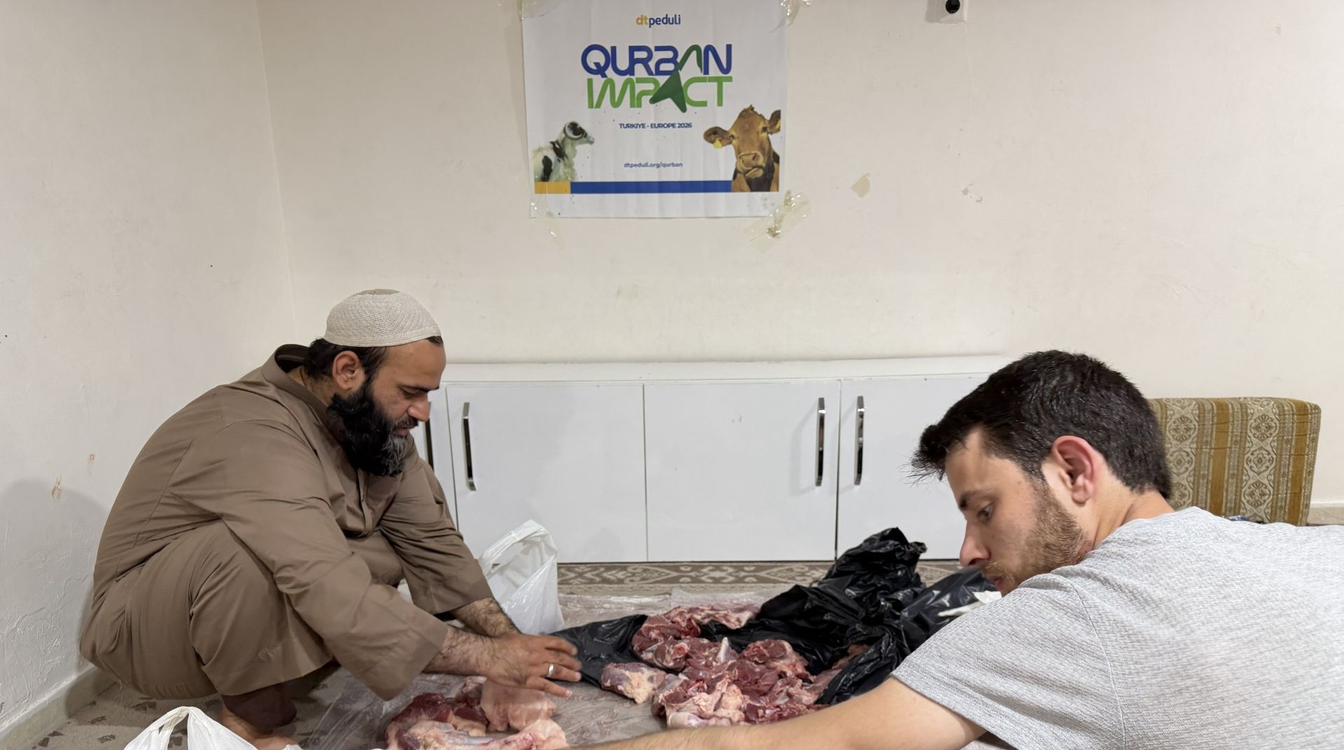 DT Peduli Salurkan Daging Qurban untuk Keluarga Prasejahtera di Turki