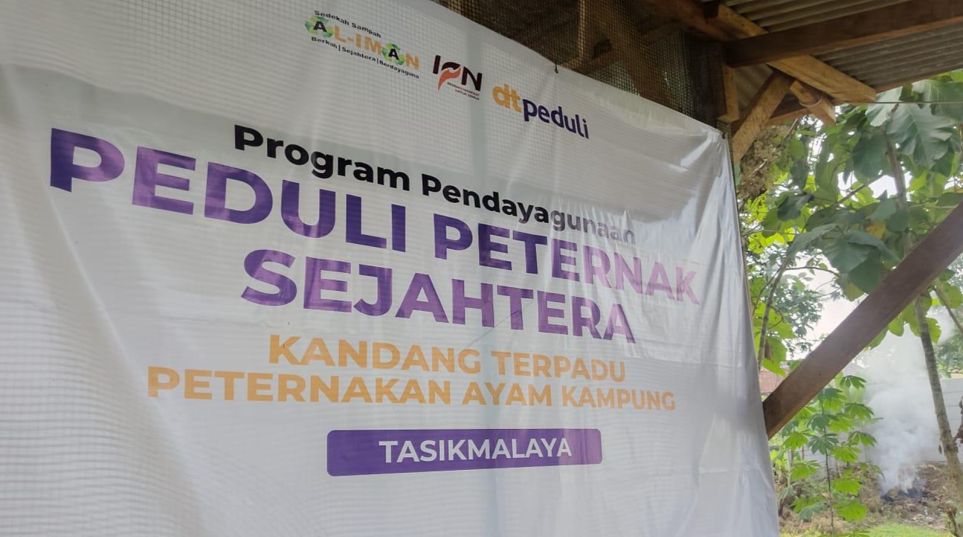  DT Peduli Tasikmalaya Perkuat kemandirian Mustahik dengan Panen Perdana Ayam Kampung di Kandang Terpadu