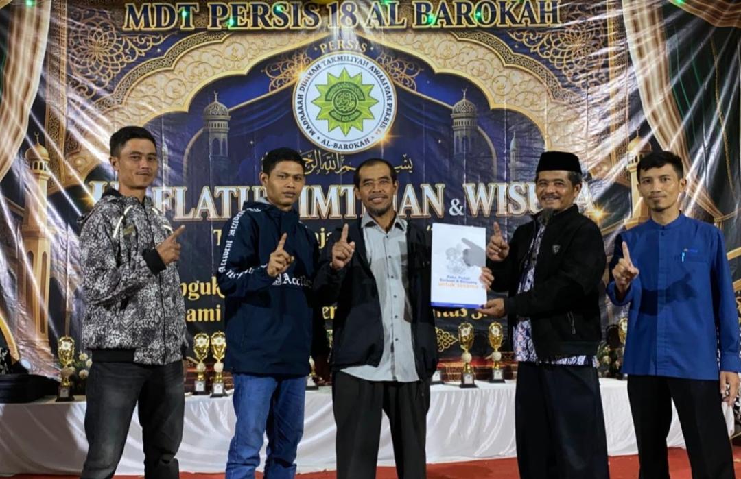 Semangat Berbagi, Peternak Binaan DT Peduli Garut Salurkan Infaq untuk Madrasah Al-Barokah 