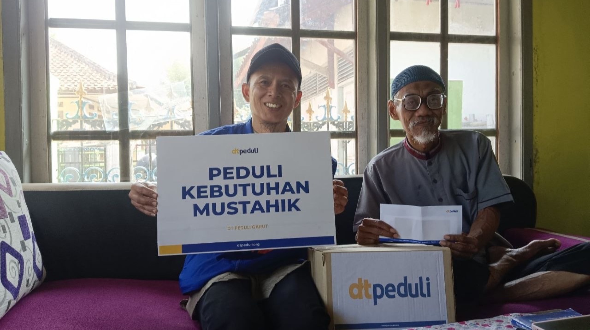 DT Peduli Garut Salurkan Bantuan Peduli Kebutuhan Mustahik untuk Nono di Leuwigoong