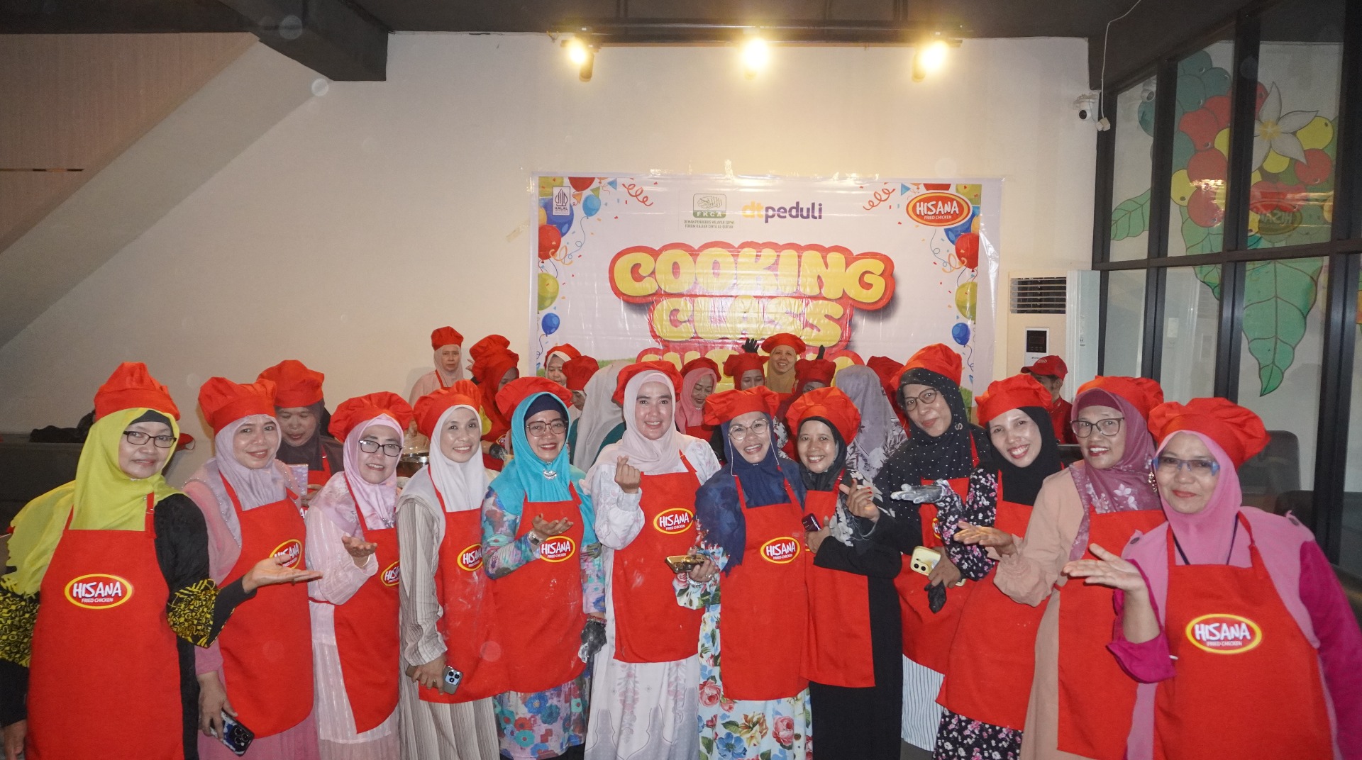Penuh Keceriaan, DT Peduli Sulsel Bersama Hisana Makassar Raya Gelar Cooking Class untuk Muslimah Forum Kajian Cinta Al-Qur'an 