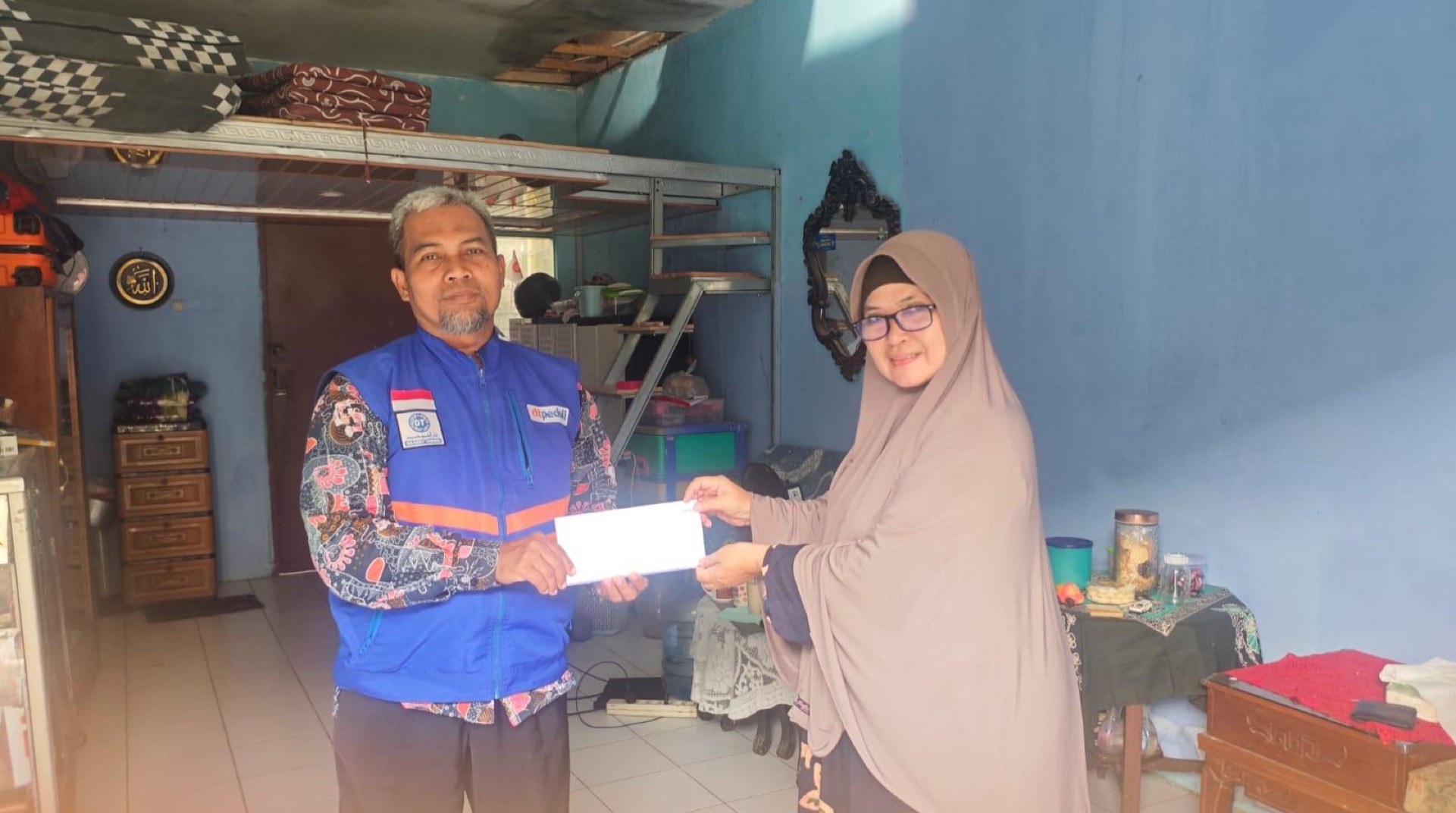 DT Peduli Depok Salurkan Bantuan Modal Usaha untuk Yayat, Guru Ngaji di Cimanggis