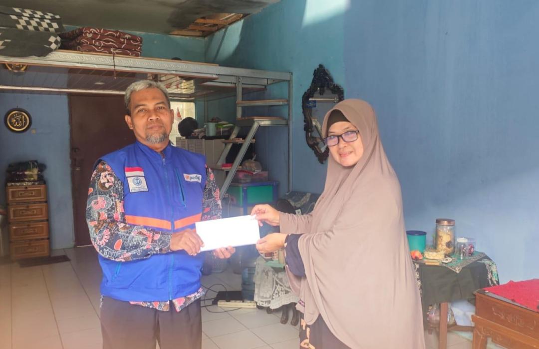 DT Peduli Depok Salurkan Bantuan Modal Usaha untuk Yayat, Guru Ngaji di Cimanggis