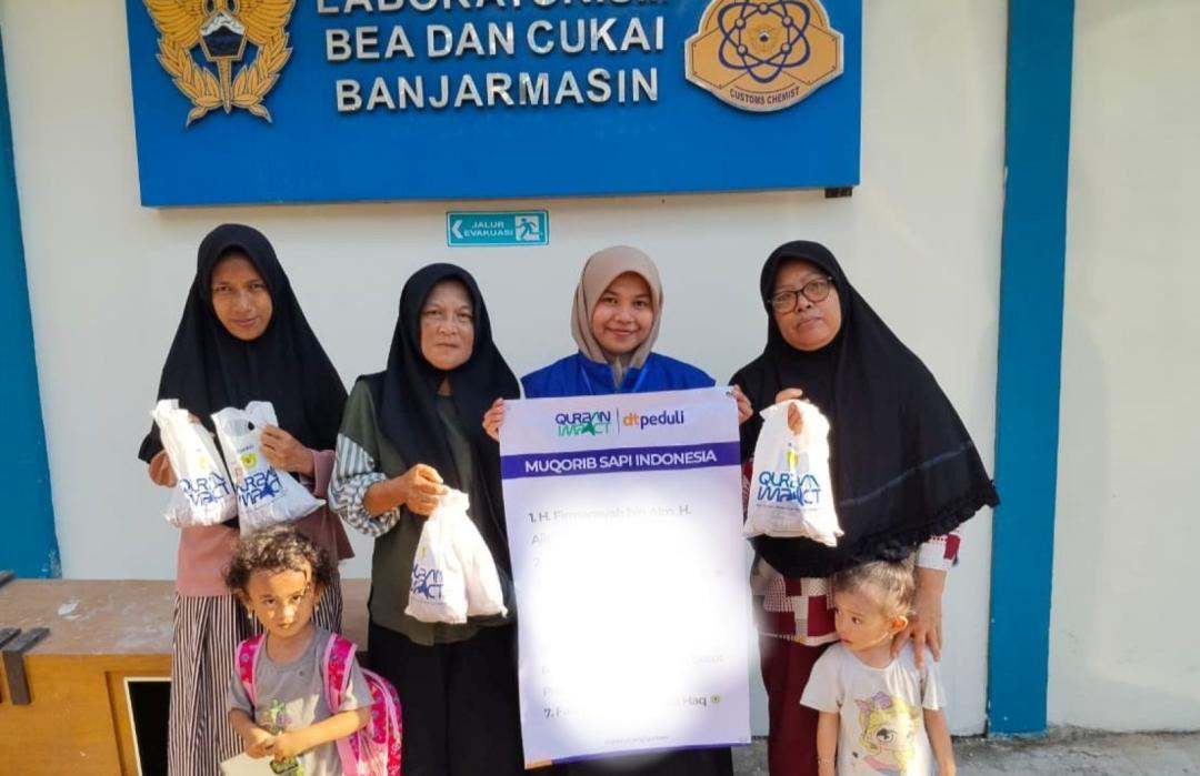Qurban Impact, Bea Cukai Pelayanan Banjarmasin Bersama DT Peduli Kalsel Salurkan Daging Qurban 