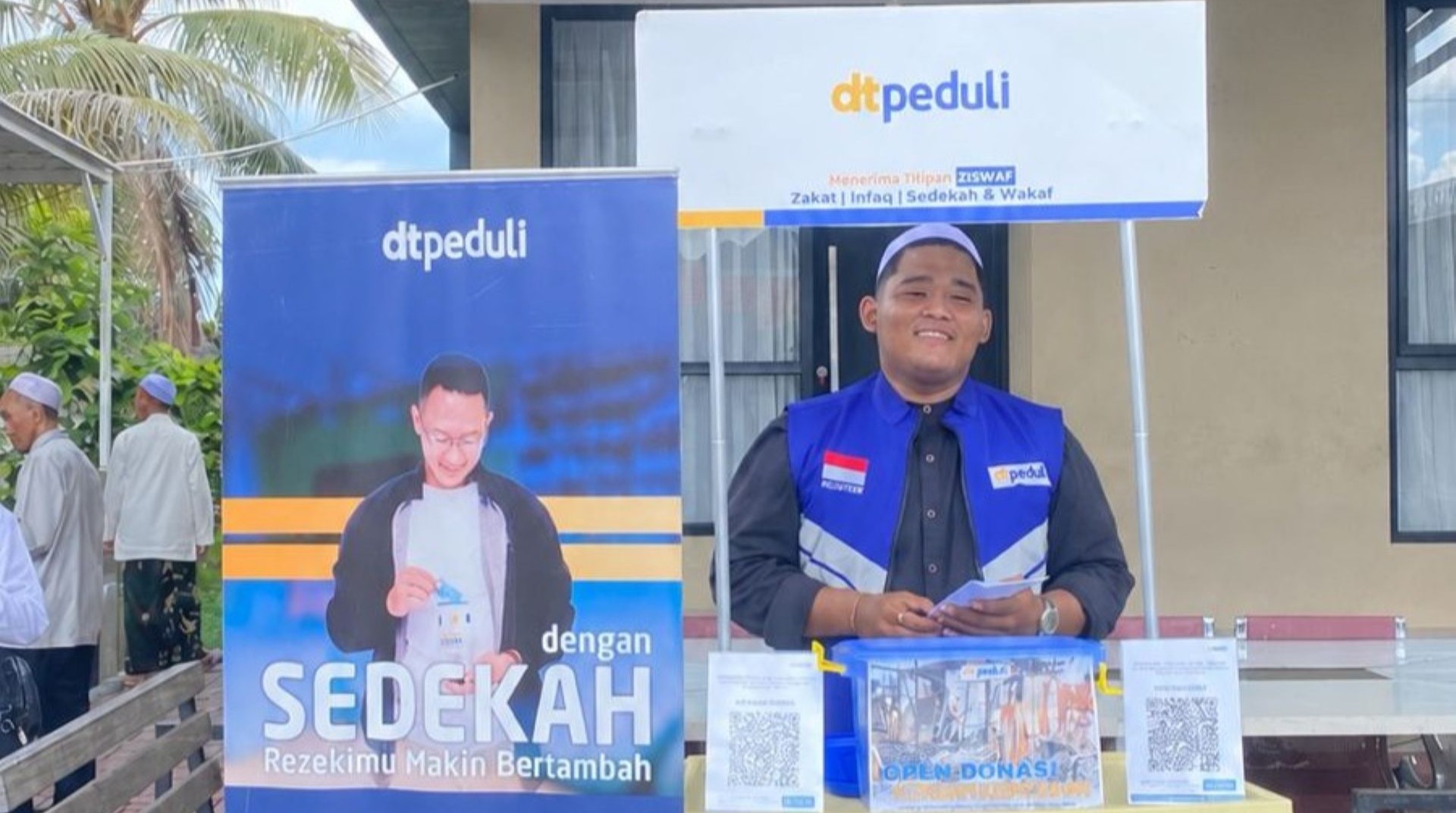 Perkuat Layanan Kebaikan untuk Jamaah, DT Peduli Kalsel Hadirkan Gerai ZISWAF di Masjid Ad Dienul Amin Citraland 