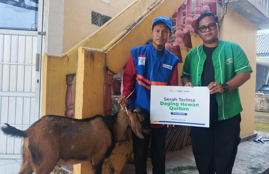 TPI Grab dan DT Peduli Sumsel Kembali Sinergi Salurkan Qurban untuk Mitra Driver