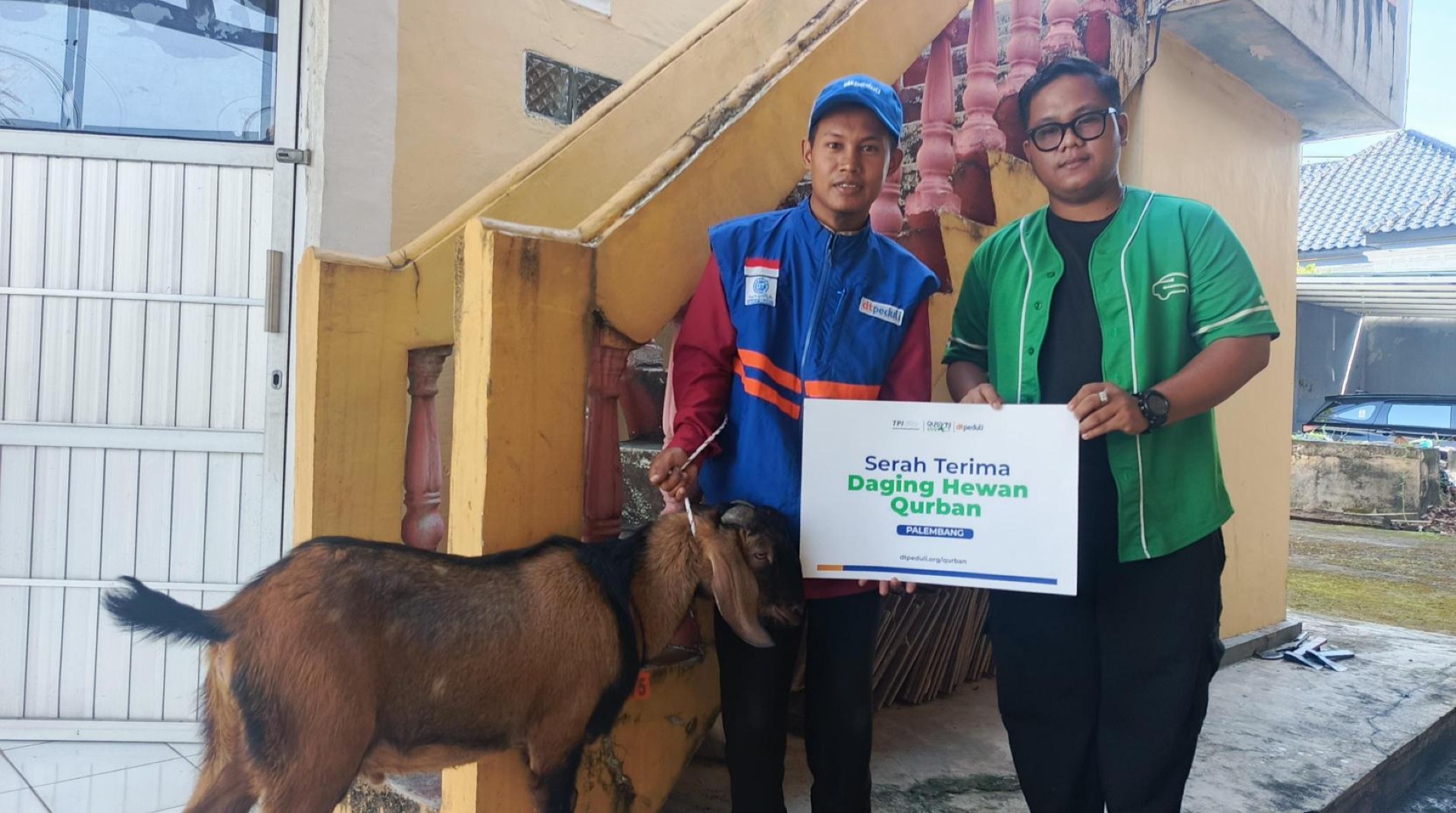 TPI Grab dan DT Peduli Sumsel Kembali Sinergi Salurkan Qurban untuk Mitra Driver