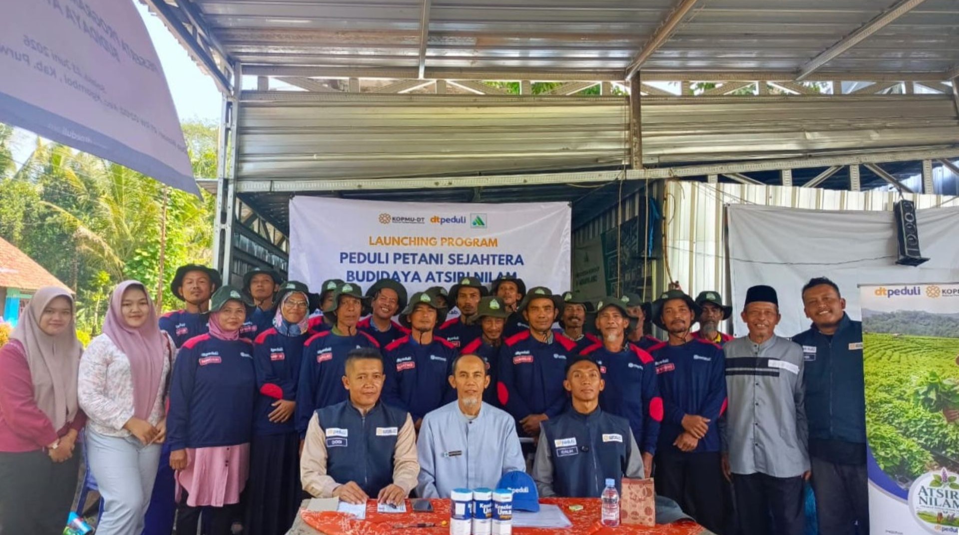 DT Peduli Yogyakarta dan KOPMU DT Resmikan Program Peduli Petani Minyak Atsiri di Purworejo 
