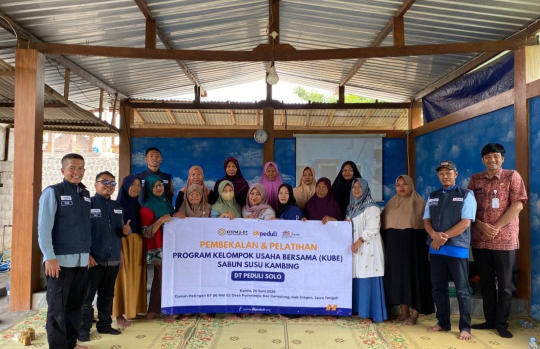 Tingkatkan Kapasitas Pemasaran Digital, DT Peduli Solo Gelar Pelatihan untuk Anggota KUBE Sambal Mbok Tama 