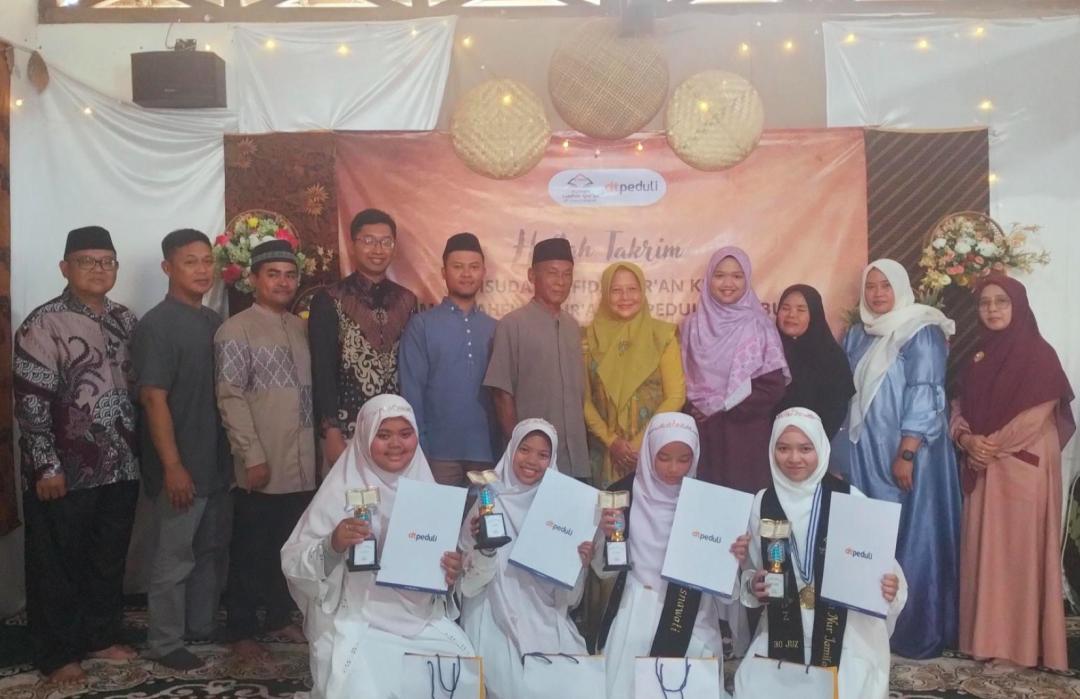  Empat Santri Rumah Tahfidz DT Peduli Sukabumi Diwisuda pada Haflah Takrim Tahfidz Al-Qur'an 2026