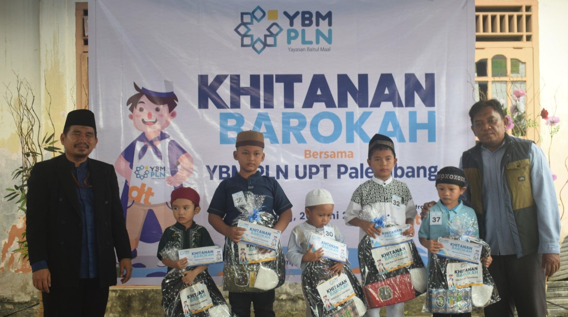 YBM PLN UPT Palembang Bersama DT Peduli Sumsel Hadirkan Khitanan Barokah 