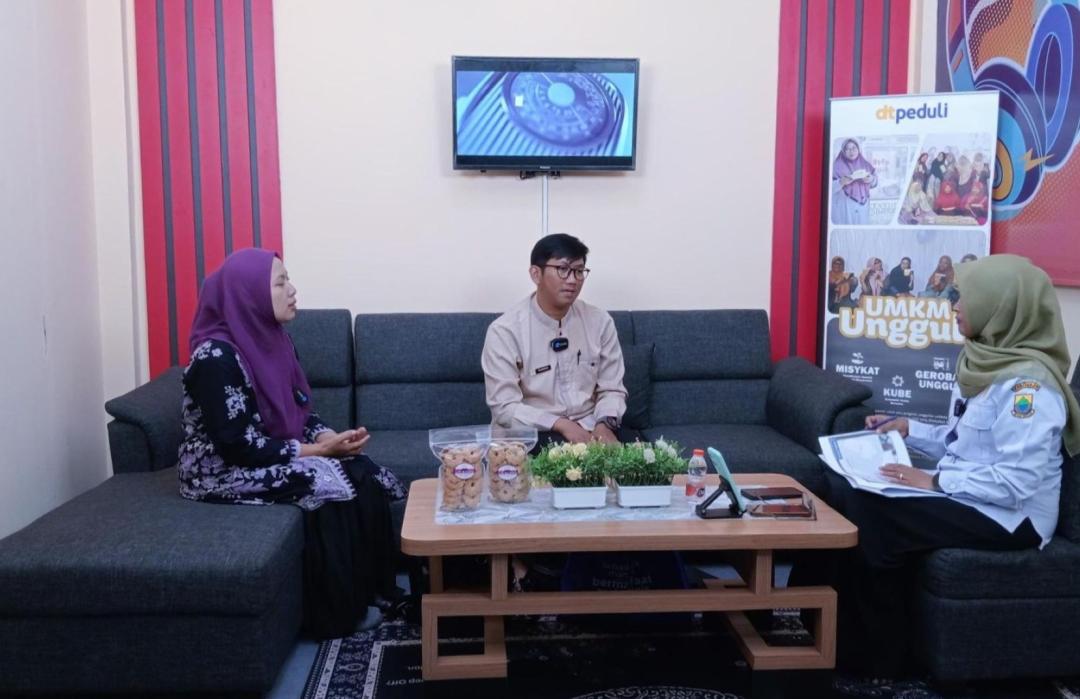DT Peduli Cianjur Perkenalkan Program Misykat melalui Talkshow Cianjur FM 