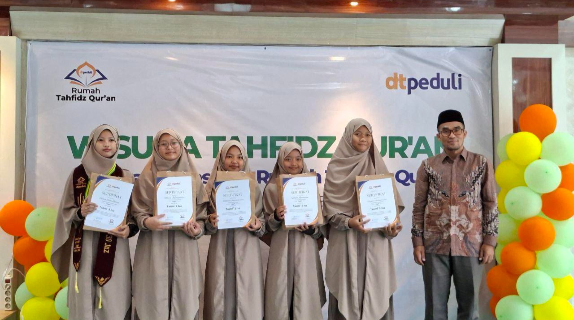Rumah Tahfidz Qur'an DT Peduli Bogor Gelar Wisuda untuk Para Santri, Lahirkan Generasi Penghafal Al-Qur'an