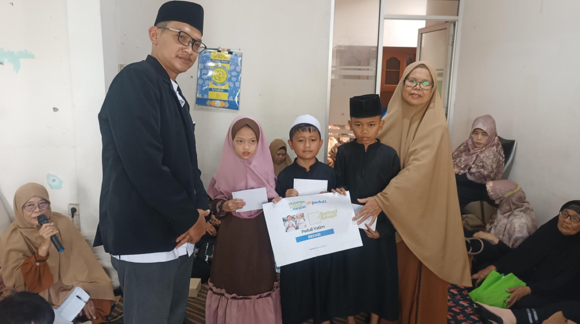 Sambut Bulan Muharram, DT Peduli Bekasi Bersama MT Jamiatunnisa Berbagi Kebahagiaan Bersama anak Yatim