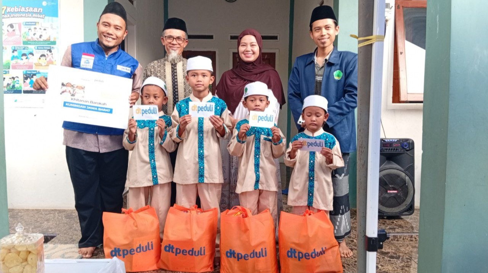 DT Peduli Kuningan Sukses Gelar Khitanan Barokah di Desa Mekarsari 