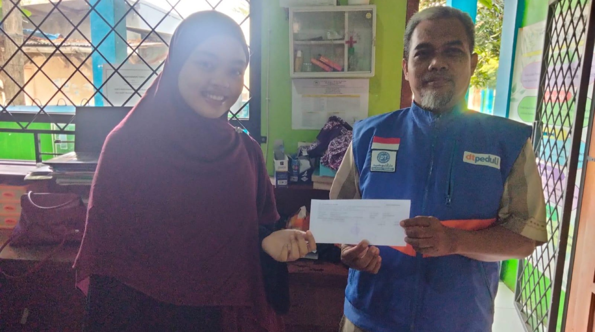 DT Peduli Depok Salurkan Bantuan Biaya Pendidikan untuk Ananda Raya