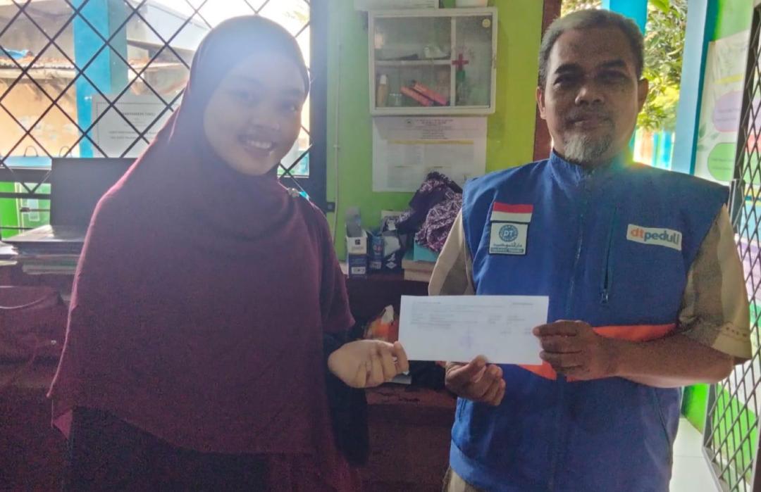 DT Peduli Depok Salurkan Bantuan Biaya Pendidikan untuk Ananda Raya