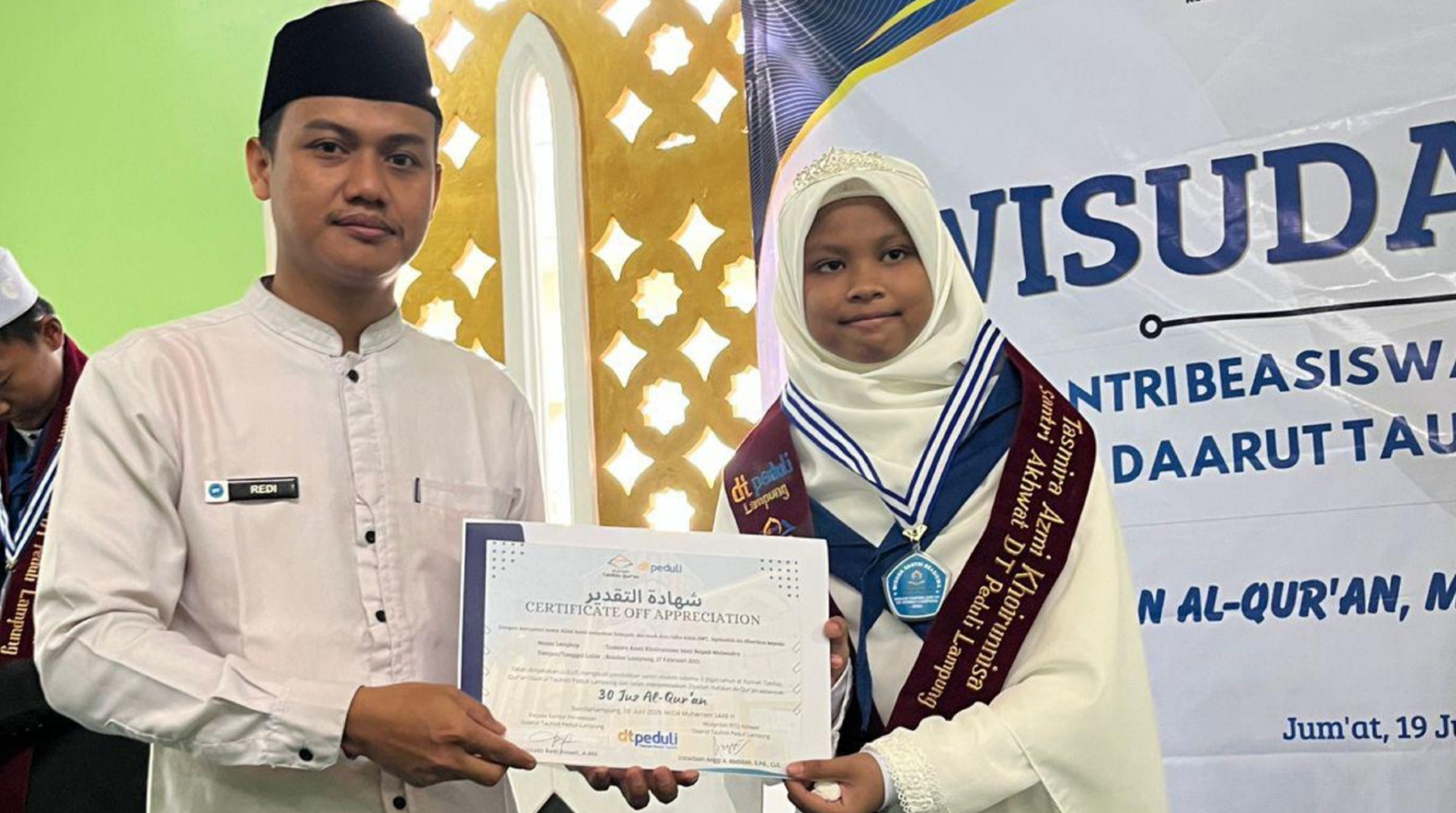  Penuh Haru, DT Peduli Lampung Gelar Wisuda Tahfidz untuk Santri Beasiswa Rumah Tahfidz Qur'an 