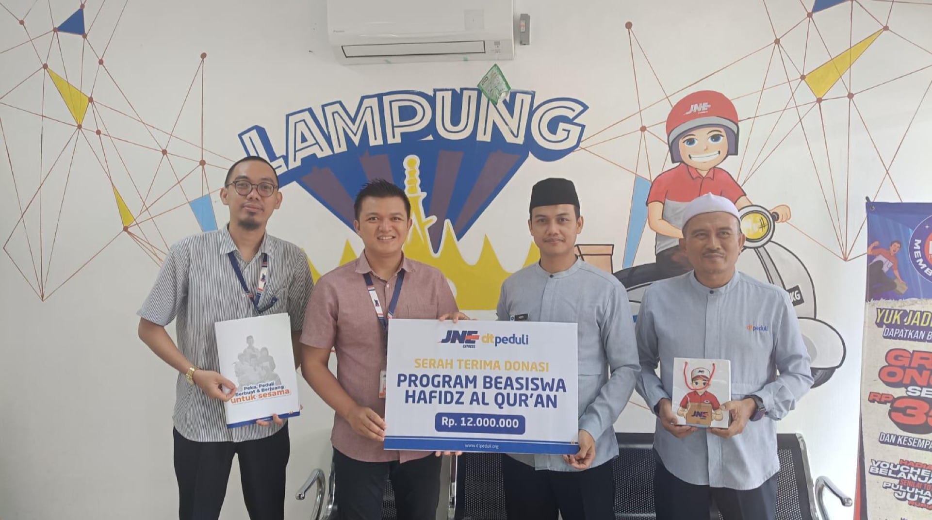DT Peduli Lampung Serahkan Laporan Penyaluran Bantuan JNE untuk Rumah Tahfidz Al-Qur'an
