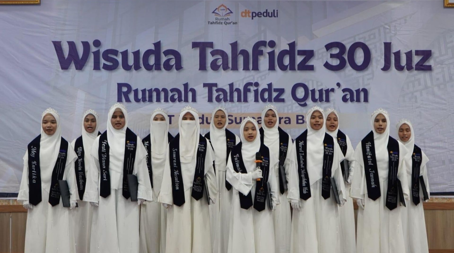 Dua Belas Santri RTQ DT Peduli Sumbar Resmi Diwisuda, Momentum Lahirnya Generasi Penjaga Al-Qur’an 