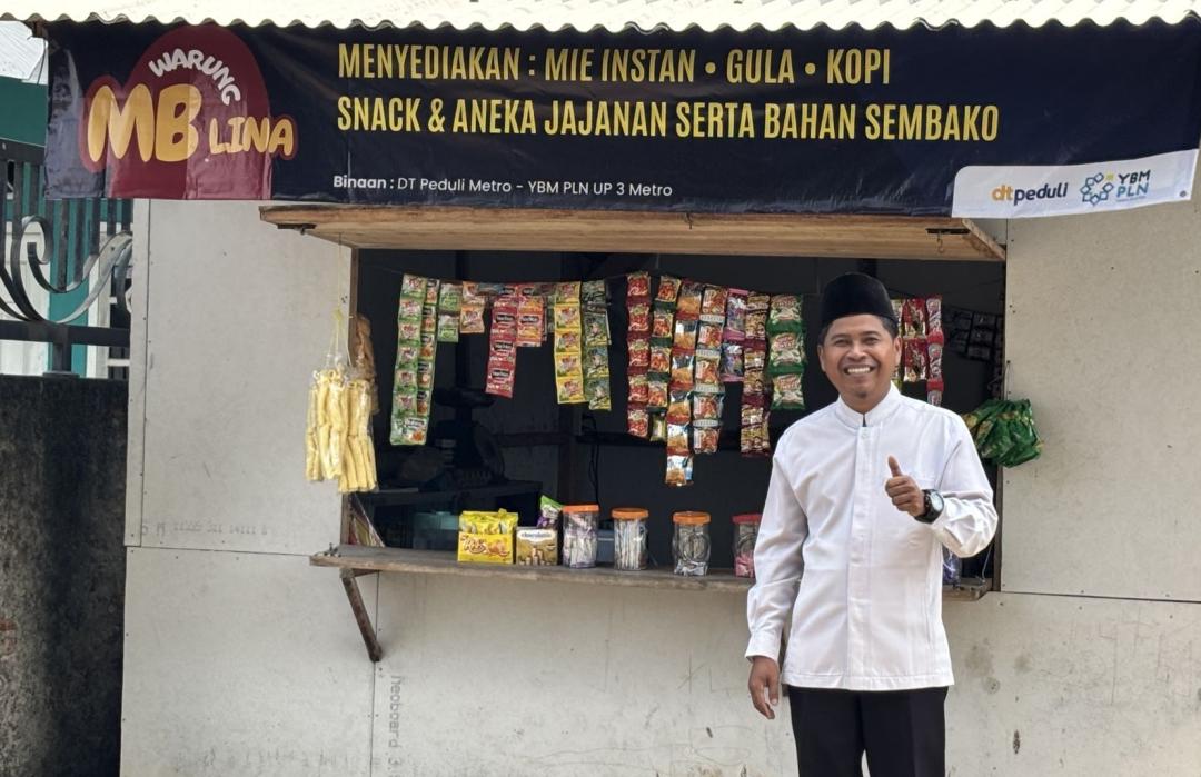 DT Peduli Metro Kunjungi Warung Lina, Usaha Penerima Modal YBM PLN 