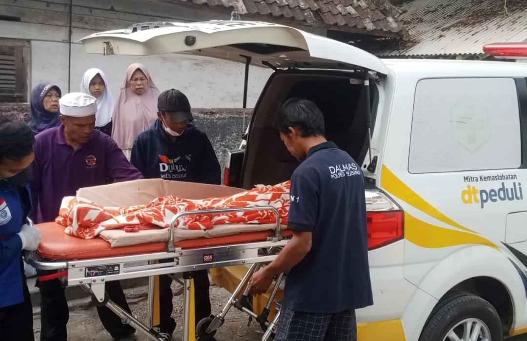 Berikan Layanan Ambulans, DT Peduli Bandung Hadir Dampingi Perjalanan Pasien Kanker Menuju Majalaya