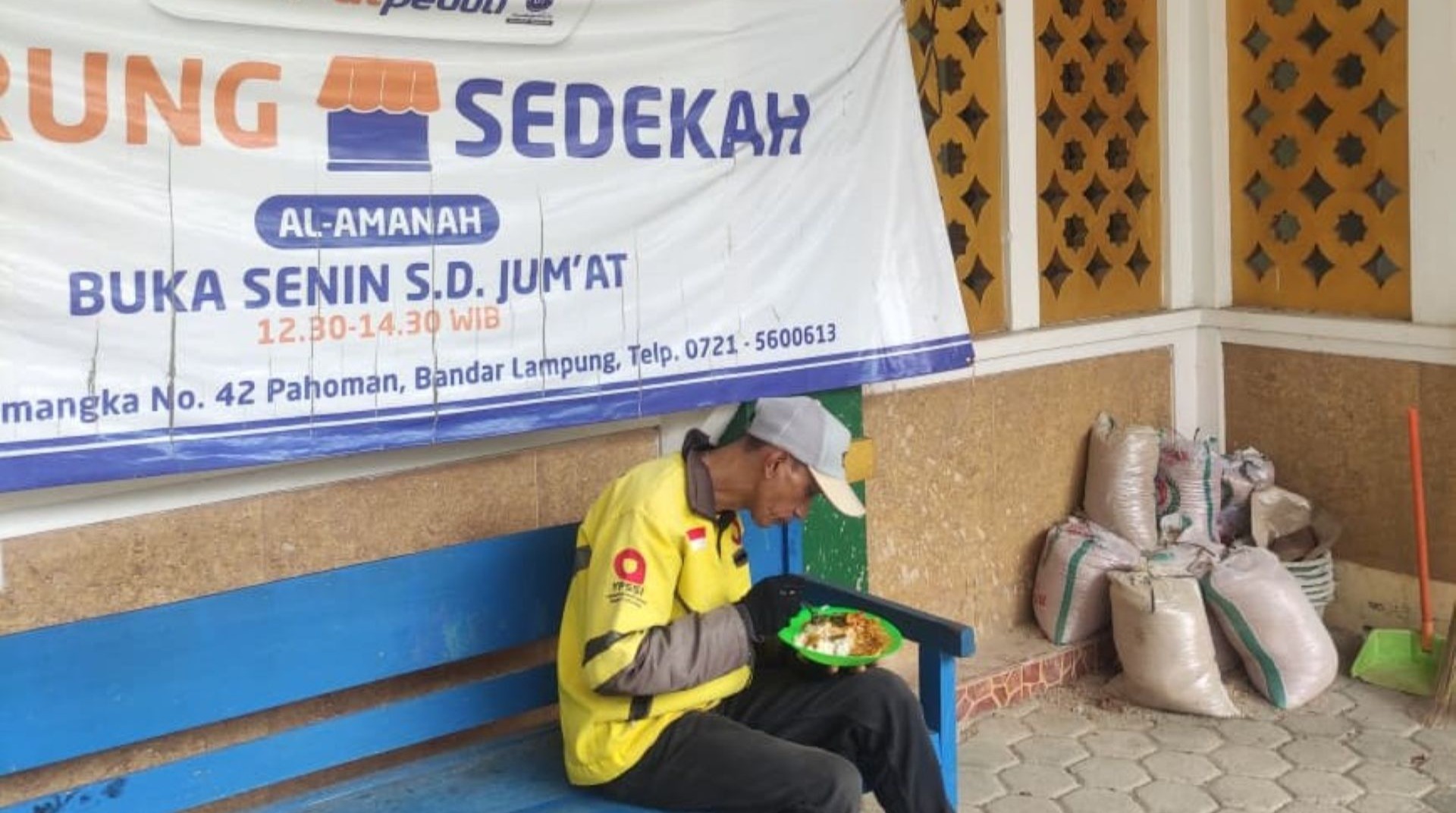 Warung Sedekah Istiqamah Hadirkan Makan Siang Gratis 