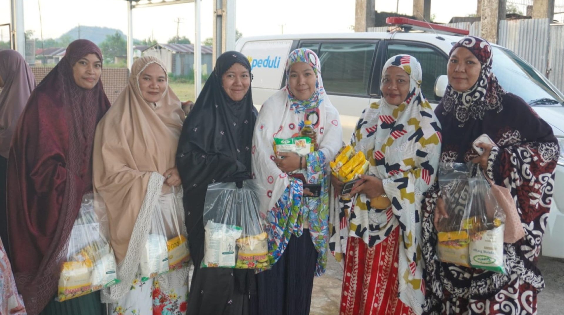 Berkah Subuh, Ibu-ibu Serbu Sembako Murah DT Peduli Sumsel Sampai Ludes! 