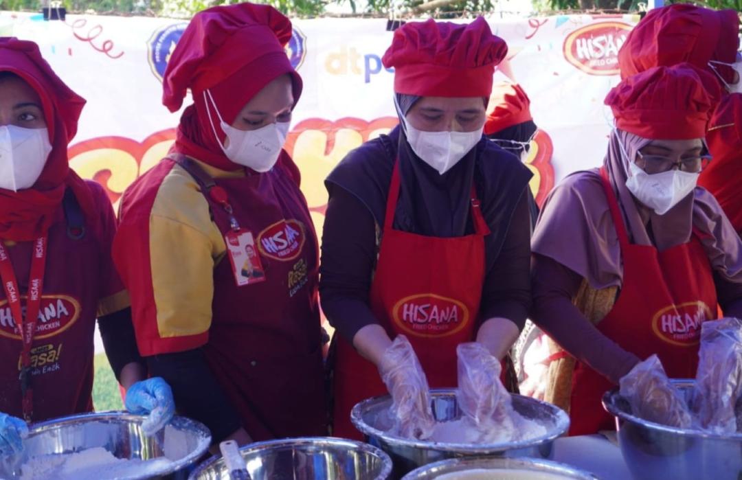 DT Peduli Bersama Hisana Gelar Kelas Memasak pada Kajian Bulanan MQ Azzahra 