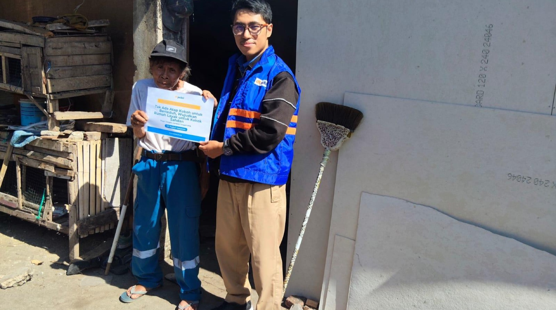 Penuh Haru, Sahdan Bahagia Dapat Bantuan Biaya Bedah Rumah dari DT Peduli NTB 