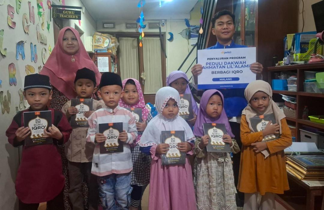 Dukung Semangat Belajar Al-Qur'an, DT Peduli Malang Salurkan Iqro untuk TPQ Asy-Syifa