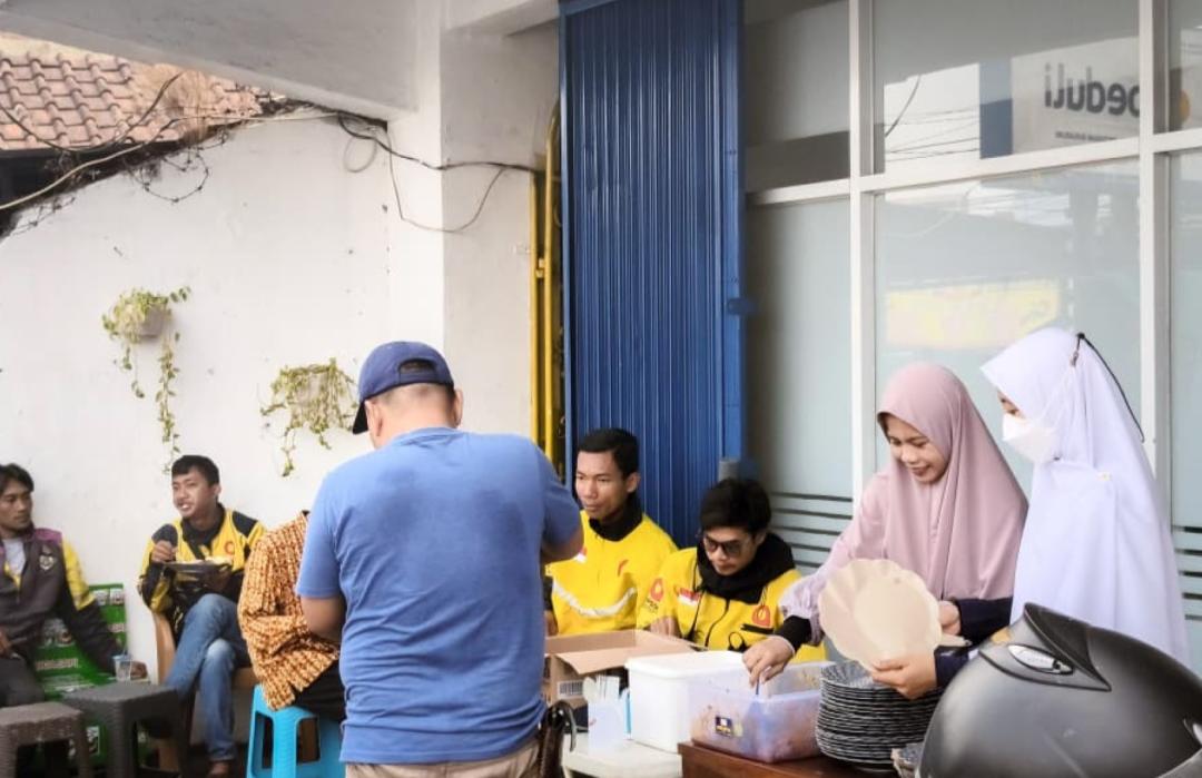 DT Peduli Sukabumi Kolaborasi dengan Komunitas Sedekah Jamaah Gelar Program Rantang Syuga  